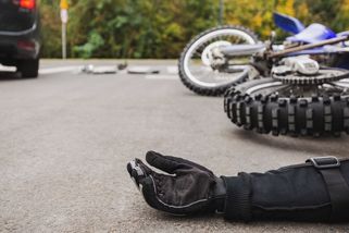 První letošní smrťák na silnicích Karlovarska: u Hroznětína se zabil motorkář - Novinky